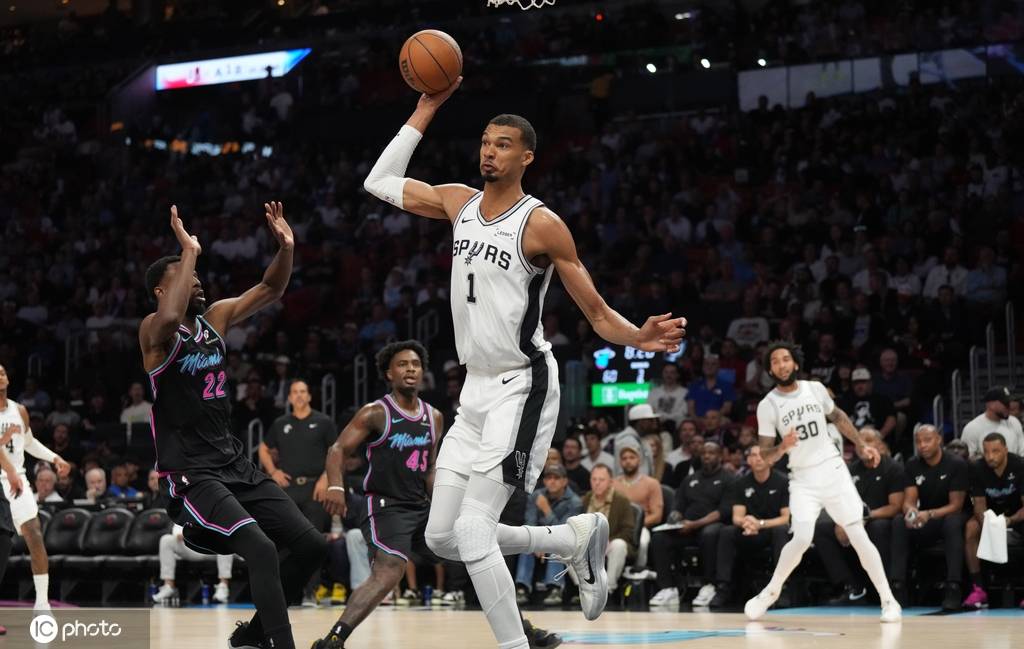 文班奥萨尔获3月最佳防守球员 76人探花3月最佳新秀